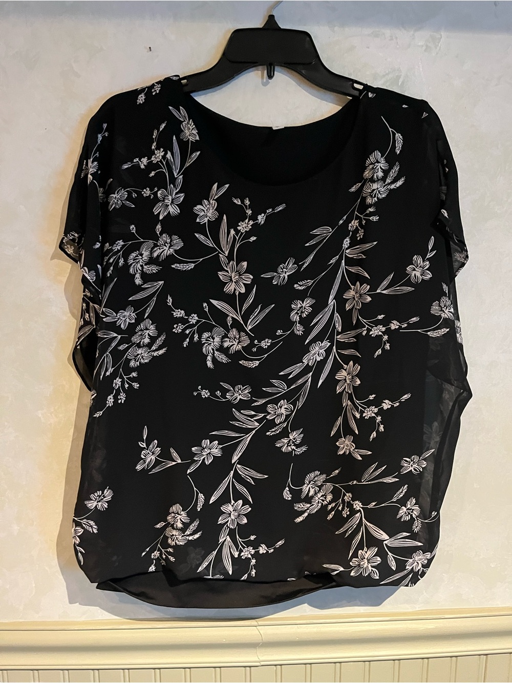 Black Floral Print Short Sleeve Blouse